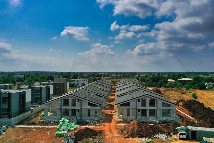 4+1-Villa in der Region Doshemealty - Antalya 