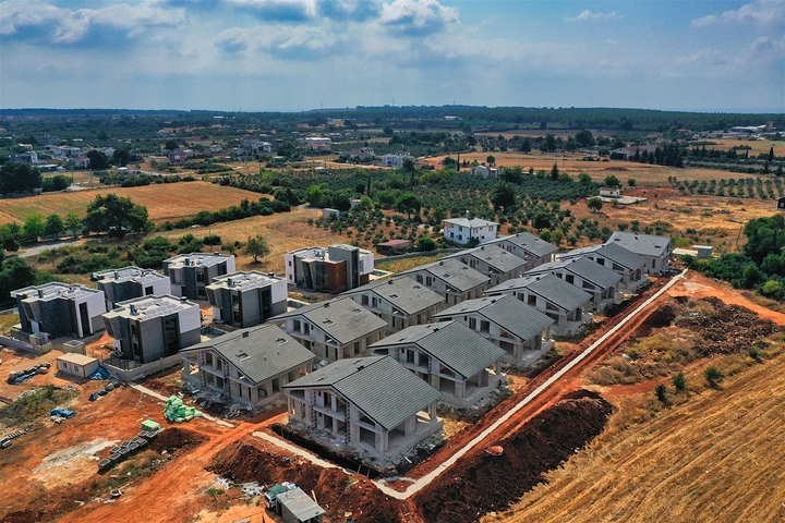 4+1-Villa in der Region Doshemealty - Antalya 