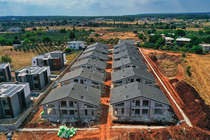 4+1-Villa in der Region Doshemealty - Antalya 