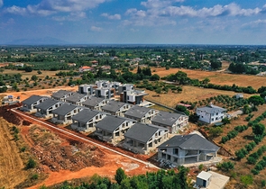 4+1-Villa in der Region Doshemealty - Antalya 