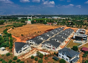 4+1-Villa in der Region Doshemealty - Antalya 