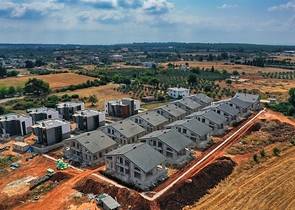 4+1-Villa in der Region Doshemealty - Antalya 