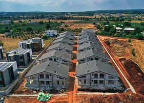 4+1-Villa in der Region Doshemealty - Antalya 