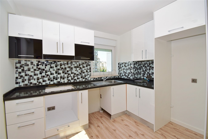 1+1 Wohnung in der Wohngegend Kushkavaga - Antalya 