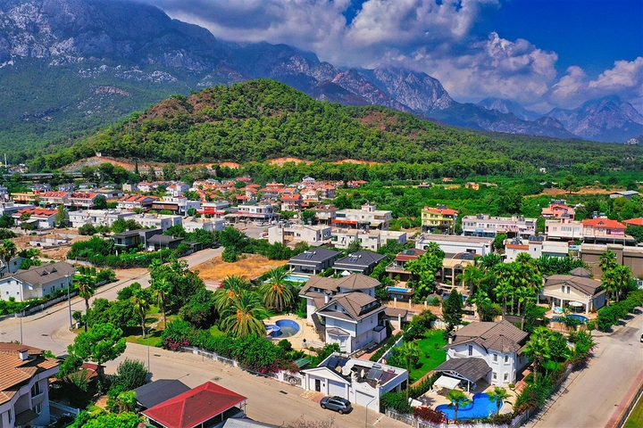 Villa mit 7+1 Grundriss im Stadtteil Kemer - Antalya 
