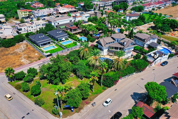 Villa mit 7+1 Grundriss im Stadtteil Kemer - Antalya 