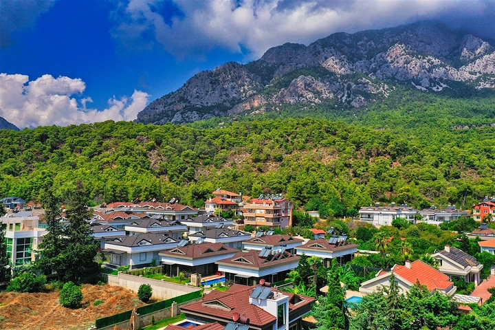 Reihenhaus mit 3+1 Grundrissen im Stadtteil Kemer - Antalya   Reihenhaus mit 3+1 Grundrissen im Stadtteil Kemer - Antalya