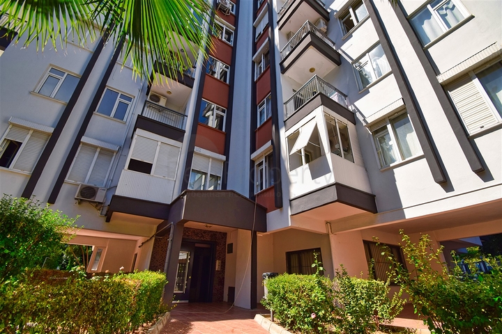 Apartment mit 3+1 Grundriss in der Wohngegend Gyursou - Antalya 