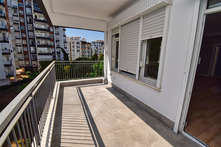 Apartment mit 3+1 Grundriss in der Wohngegend Gyursou - Antalya 