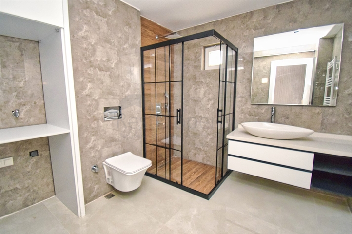 Apartment mit 3+1 Grundriss in der Wohngegend Gyursou - Antalya 