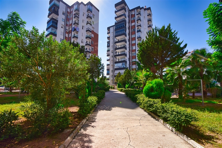 Apartment mit 3+1 Grundriss in der Wohngegend Gyursou - Antalya 