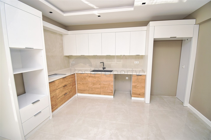 Apartment mit 3+1 Grundriss in der Wohngegend Gyursou - Antalya 