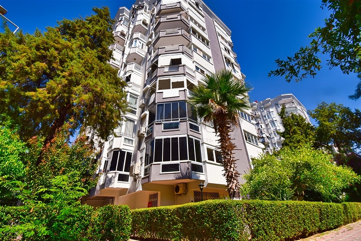 Apartment mit 3+1 Grundriss in der Wohngegend Gyursou - Antalya 