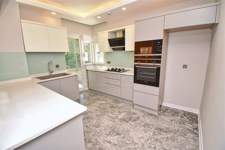 Apartment mit 3+1 Grundriss in der Wohngegend Gyursou - Antalya 