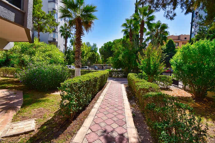 Apartment mit 3+1 Grundriss in der Wohngegend Gyursou - Antalya 