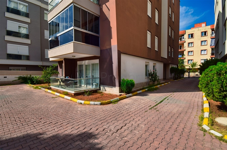 Wohnung mit 3+1 Grundriss im Wohnbezirk Kyzyltoprak - Antalya 
