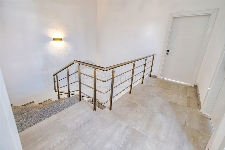 Villa mit 5+1 Grundrissen in der Region Doshemealty - Antalya 