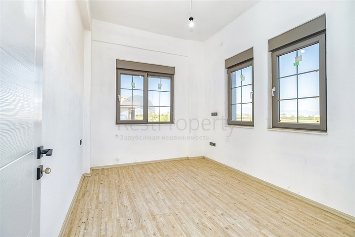 Villa mit 5+1 Grundrissen in der Region Doshemealty - Antalya 