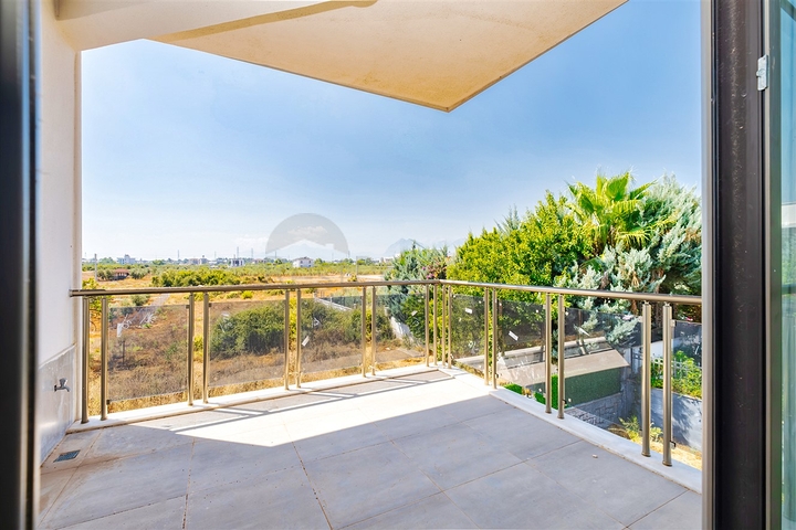 Villa mit 5+1 Grundrissen in der Region Doshemealty - Antalya 