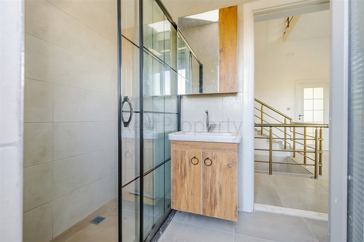 Villa mit 5+1 Grundrissen in der Region Doshemealty - Antalya 