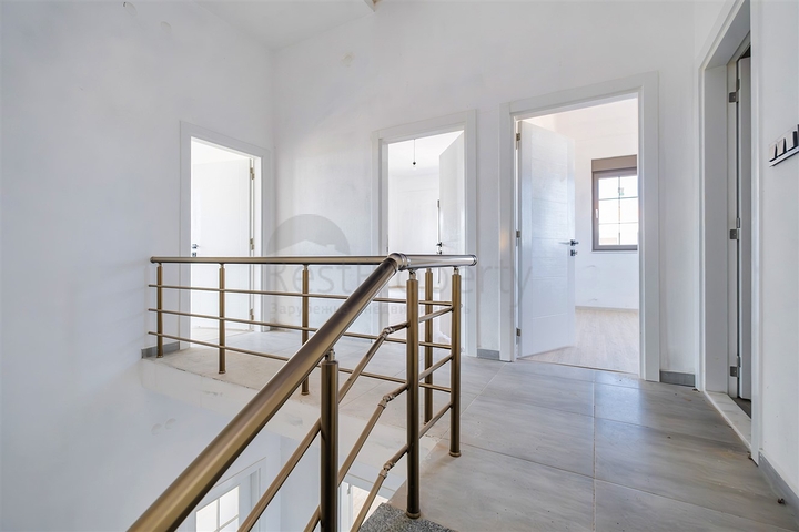 Villa mit 5+1 Grundrissen in der Region Doshemealty - Antalya 