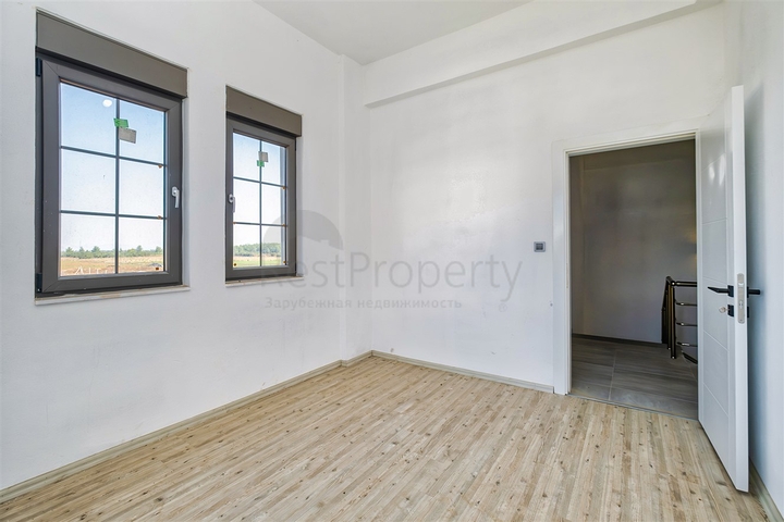 Villa mit 5+1 Grundrissen in der Region Doshemealty - Antalya 