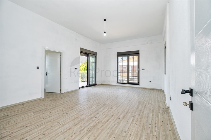 Villa mit 5+1 Grundrissen in der Region Doshemealty - Antalya 