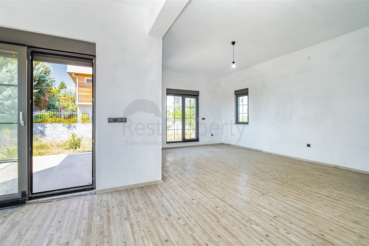 Villa mit 5+1 Grundrissen in der Region Doshemealty - Antalya 