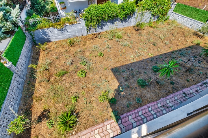 Villa mit 5+1 Grundrissen in der Region Doshemealty - Antalya 