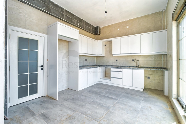 Villa mit 5+1 Grundrissen in der Region Doshemealty - Antalya 