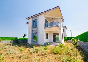 Villa mit 5+1 Grundrissen in der Region Doshemealty - Antalya 