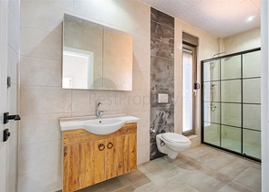 Villa mit 5+1 Grundrissen in der Region Doshemealty - Antalya 