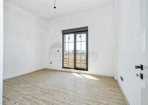 Villa mit 5+1 Grundrissen in der Region Doshemealty - Antalya 