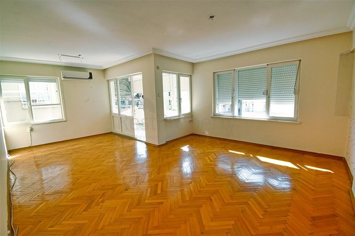 3+1 Wohnung im Zentrum von Antalya 