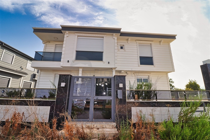 Villa mit 5+1 Grundrissen in der Region Doshemealty - Antalya 