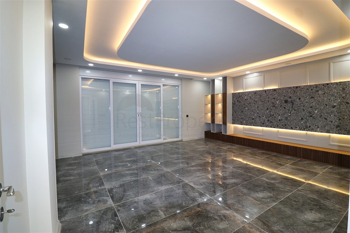 Villa mit 5+1 Grundrissen in der Region Doshemealty - Antalya 