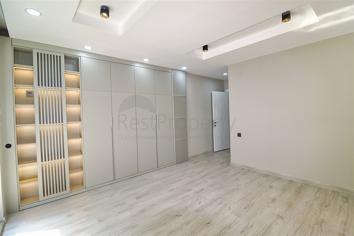 Villa mit 5+1 Grundrissen in der Region Doshemealty - Antalya 