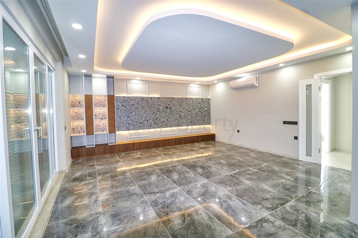 Villa mit 5+1 Grundrissen in der Region Doshemealty - Antalya 