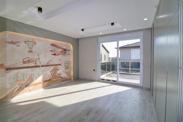 Villa mit 5+1 Grundrissen in der Region Doshemealty - Antalya 