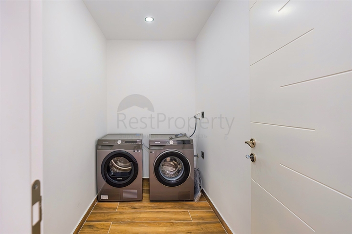 Villa mit 5+1 Grundriss in der Wohngegend Güzeloba - Antalya 