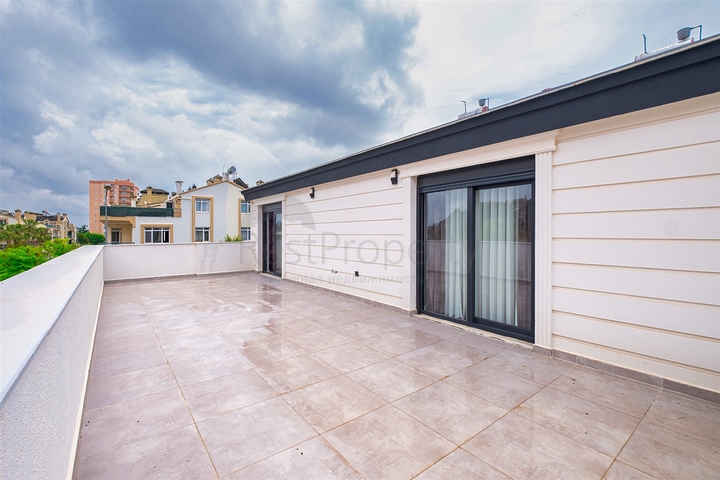 Villa mit 5+1 Grundriss in der Wohngegend Güzeloba - Antalya 