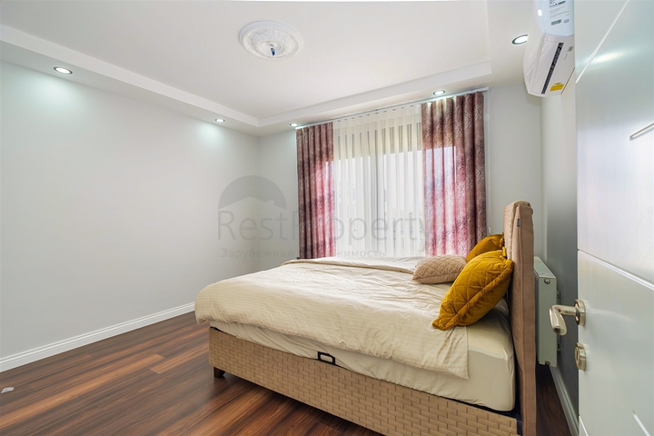 Villa mit 5+1 Grundriss in der Wohngegend Güzeloba - Antalya 