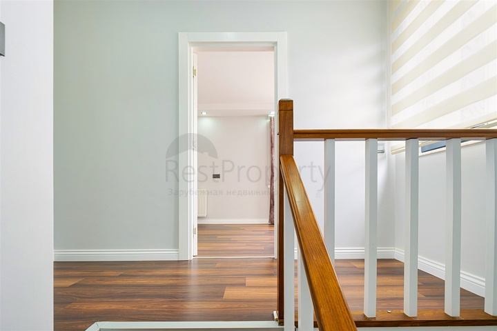 Villa mit 5+1 Grundriss in der Wohngegend Güzeloba - Antalya 