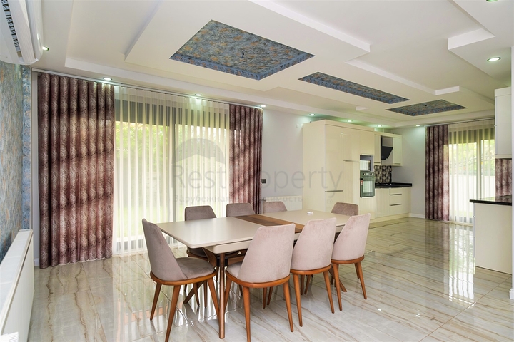 Villa mit 5+1 Grundriss in der Wohngegend Güzeloba - Antalya 