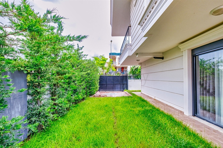 Villa mit 5+1 Grundriss in der Wohngegend Güzeloba - Antalya 