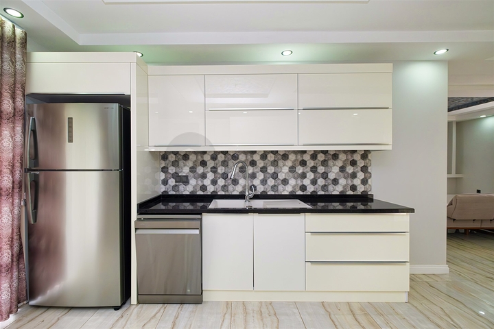 Villa mit 5+1 Grundriss in der Wohngegend Güzeloba - Antalya 