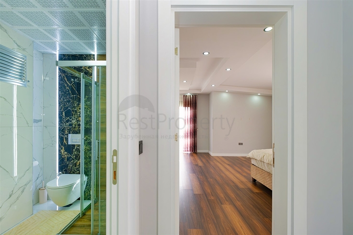 Villa mit 5+1 Grundriss in der Wohngegend Güzeloba - Antalya 