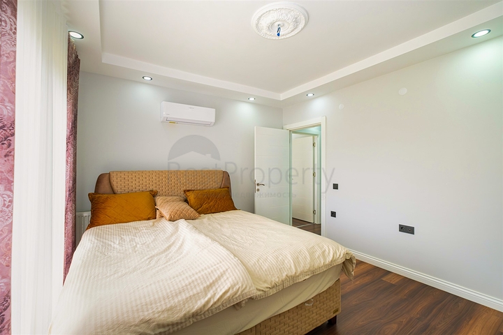 Villa mit 5+1 Grundriss in der Wohngegend Güzeloba - Antalya 