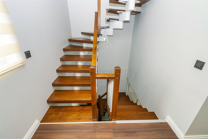 Villa mit 5+1 Grundriss in der Wohngegend Güzeloba - Antalya 