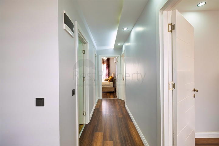 Villa mit 5+1 Grundriss in der Wohngegend Güzeloba - Antalya 